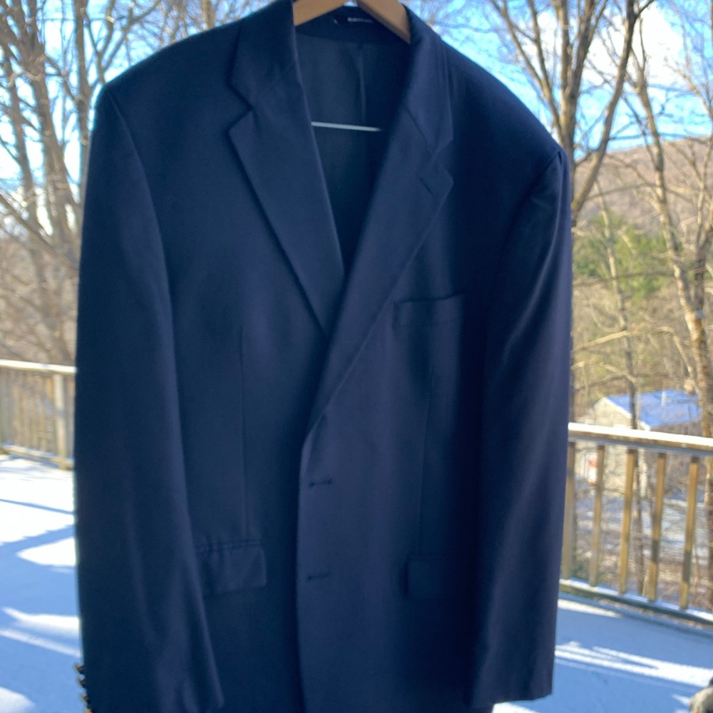 Chaps 46 long navy blue blazer, two buttons gold.